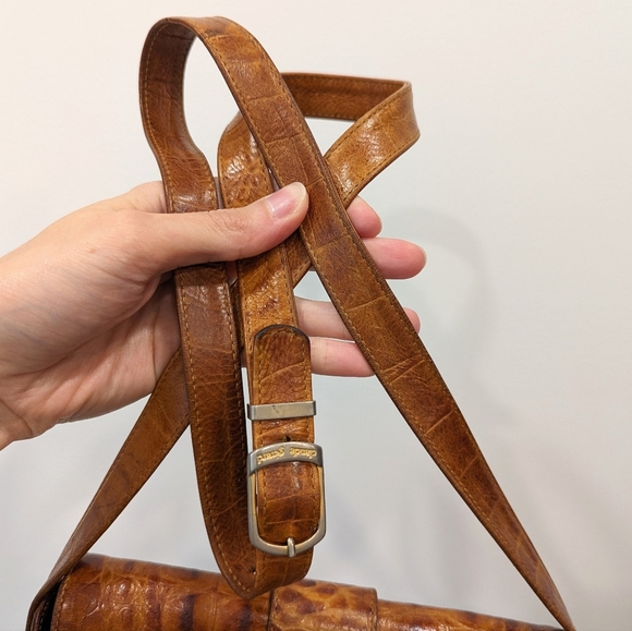 Claude Gerard Vintage Embossed Leather Crossbody Bag - Picture 7 of 9